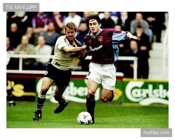 兰帕德与杰拉德中场推进模式差异：单点驱动与多点协同的结构分野